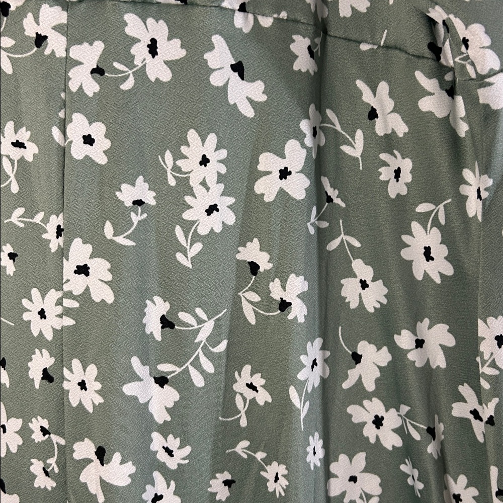 Derek Heart Sage Green Floral Flutter Sleeve Empire Waist Street Length Dress 1X - Picture 9 of 12